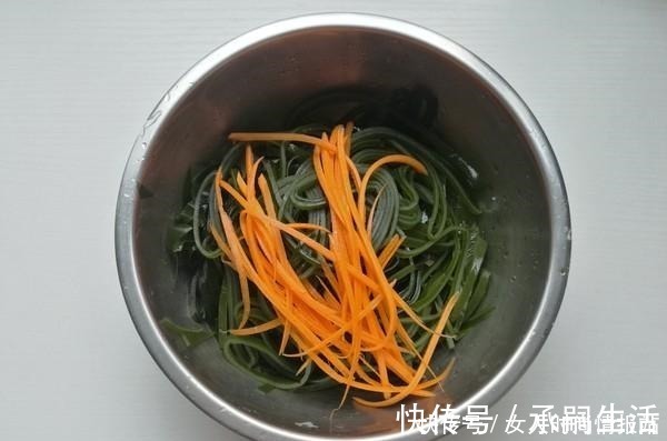 喝酒时,这个误区要避开,万不可拿它当下酒菜,吃多了不好!