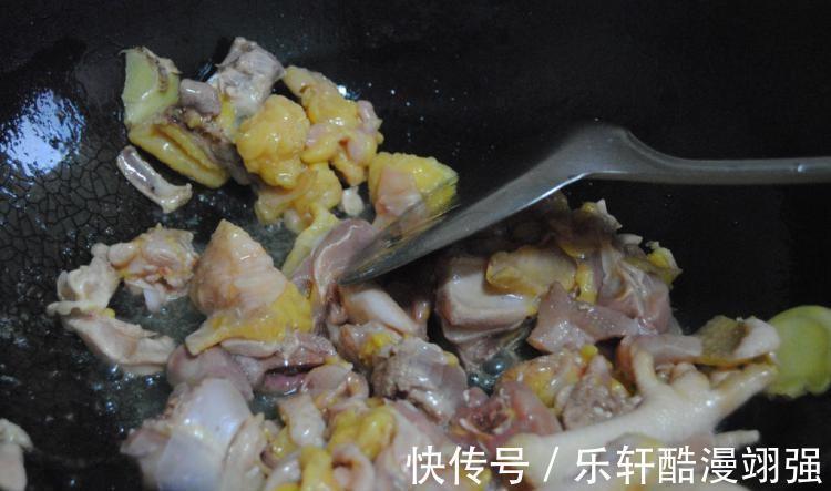 可口|板栗烧鸡,让软糯香甜和咸香可口同时拥有!快来学学吧!