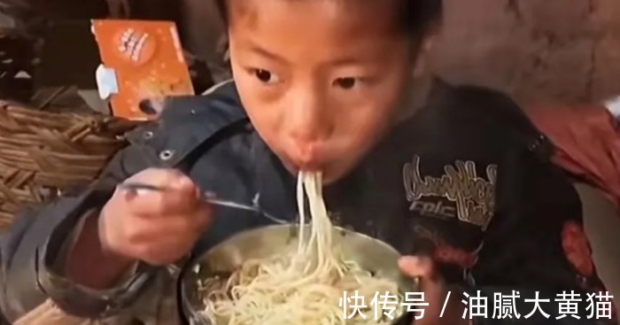 好吃|8岁男孩父母双亡:鸡蛋是不是世界上最好吃的东西?引人泪奔