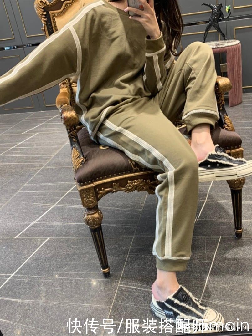 早春穿搭不必犯难，看韩国小姐姐的示范，简单时髦显气质