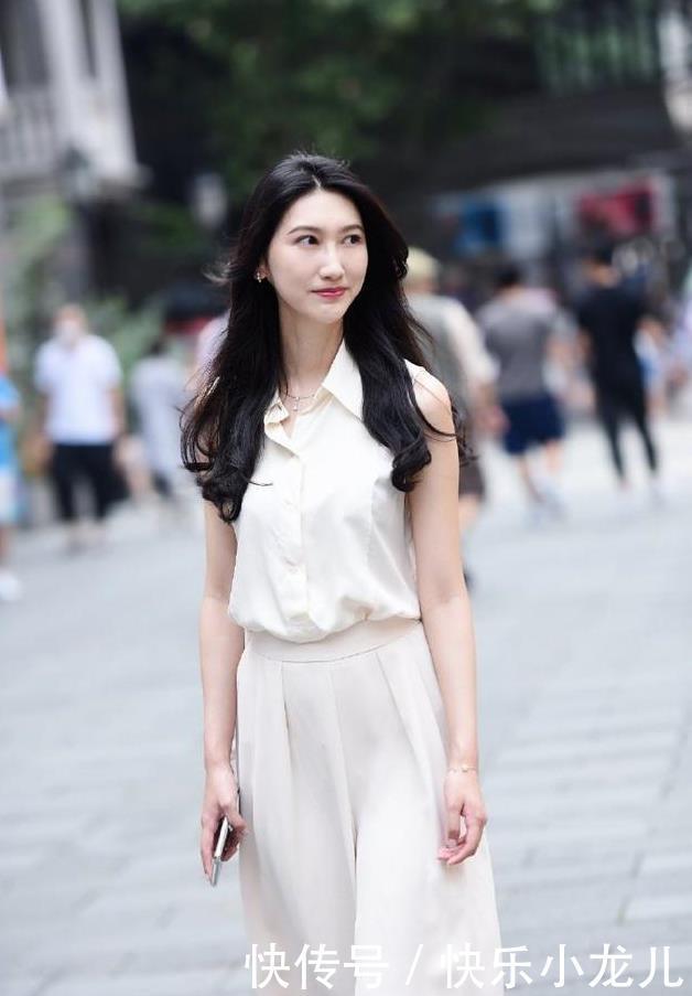 玄色|姐姐为啥这么不爱笑?难道要证明自己很有距离感?冷若冰霜的感觉