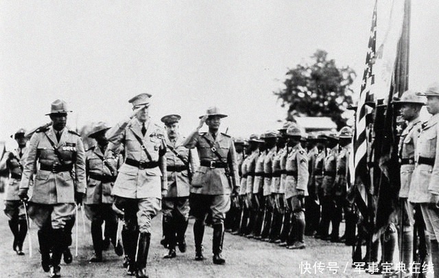 美菲联军|麦克阿瑟撤守巴丹半岛运气有多好？日军精锐师团调走，成抗战英雄