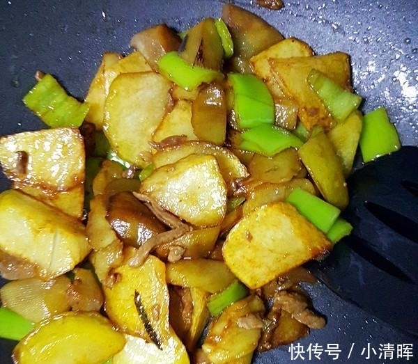 改良版|东北妈妈:改良版地三鲜,味道一样鲜美好吃,软糯绵软,外焦里嫩