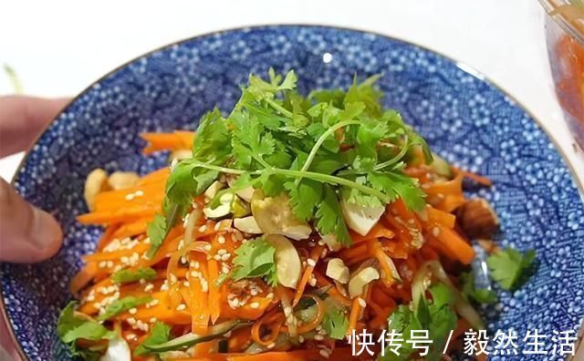 2根胡萝卜，1根黄瓜，不炒也不蒸，这样简单一拌，给肉也不换