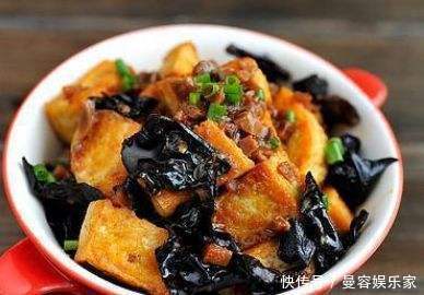 豆腐原来可以此么美味!简单炒一炒,5分钟出锅,全家老小都爱吃
