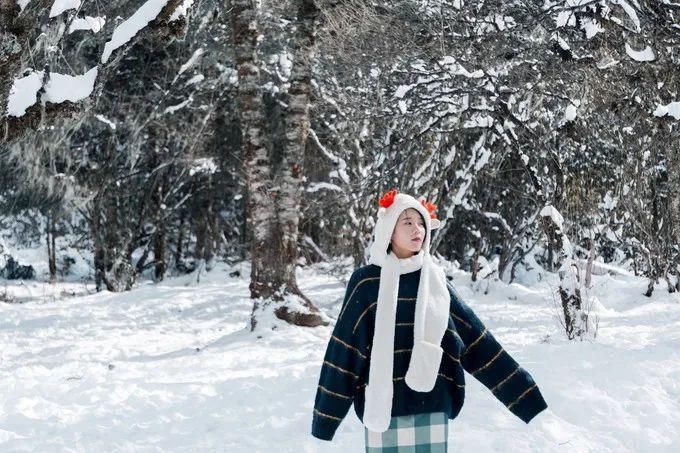 卧龙|成都冬季去哪儿玩？来冰雪秘境甘海子徒步看云海！