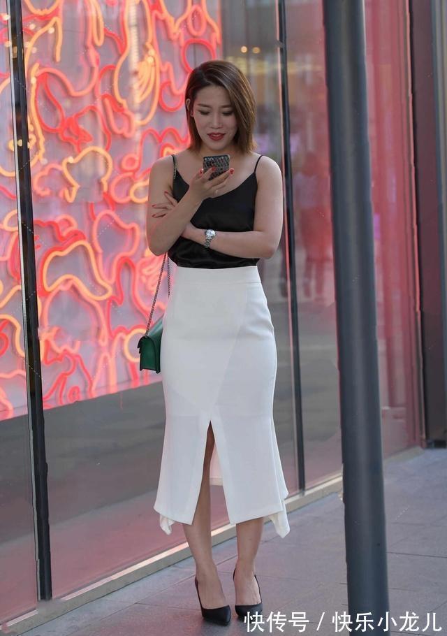 长腿姑娘 长腿姑娘适合穿连衣裙,个性靓丽又显身材,有点新奇