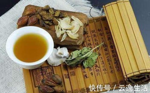 嘌呤|尿酸高的人,少吃5类食物,多吃3物,帮你降尿酸,远离痛风困扰