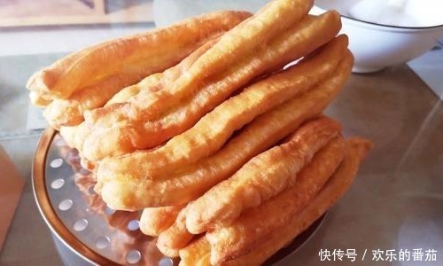 家人|欢乐番茄丨早餐不知道吃什么?酥脆可口的油条,家人都爱吃!