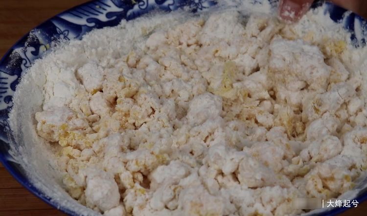 玉米面最神奇的做法,不蒸不炸,开水一烫,健康好吃,出锅就抢光