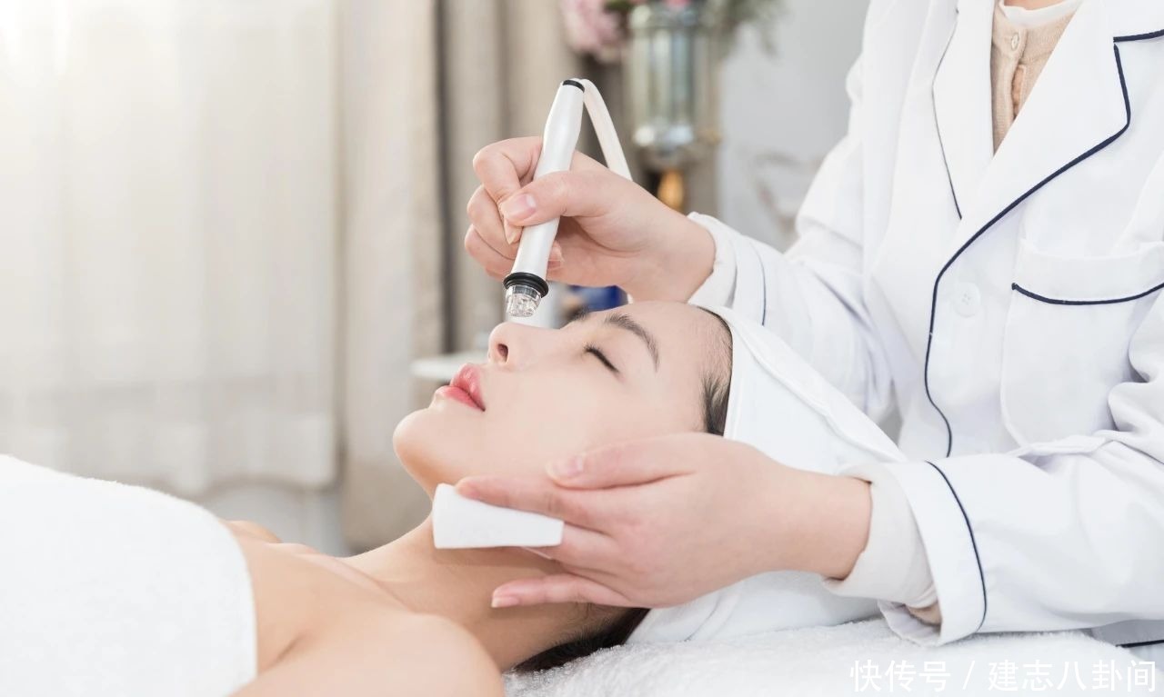 皮肤|女性想要变美,最好不要敷面膜睡觉,对皮肤的伤害你都了解吗?