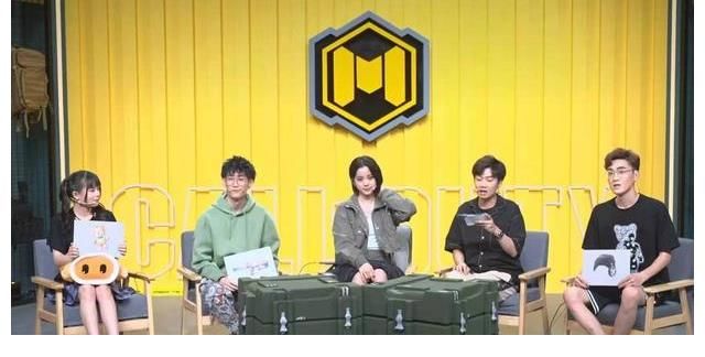 出神入化|歐陽娜娜首秀使命召喚手游，CODM一哥助陣，老鷹槍法出神入化