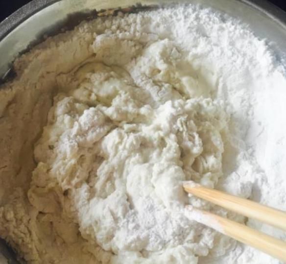 为什么馒头蒸好了,取出来之后会回缩成死面?原因居然是因为这个