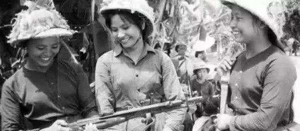 抛弃|96岁越南老人，被丈夫抛弃60年，每晚都抱着日军遗留衣物睡觉