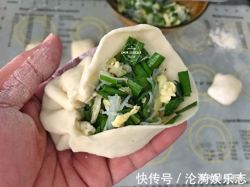 想吃|学会此煎饼，以后想吃不再愁，馅料调制是关键，味道才会香又好吃