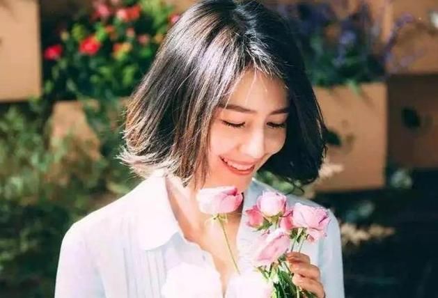 她号称“直男杀手”，出道23年从不参加综艺，网友：一股清流