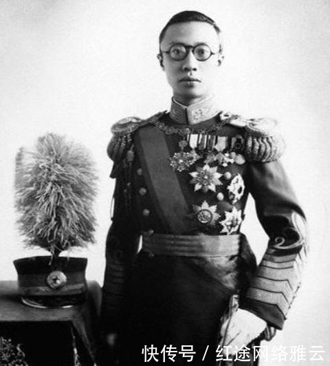 家庭|溥仪晚年去上户口，工作人员问家庭住址，溥仪说3个字，无人敢写