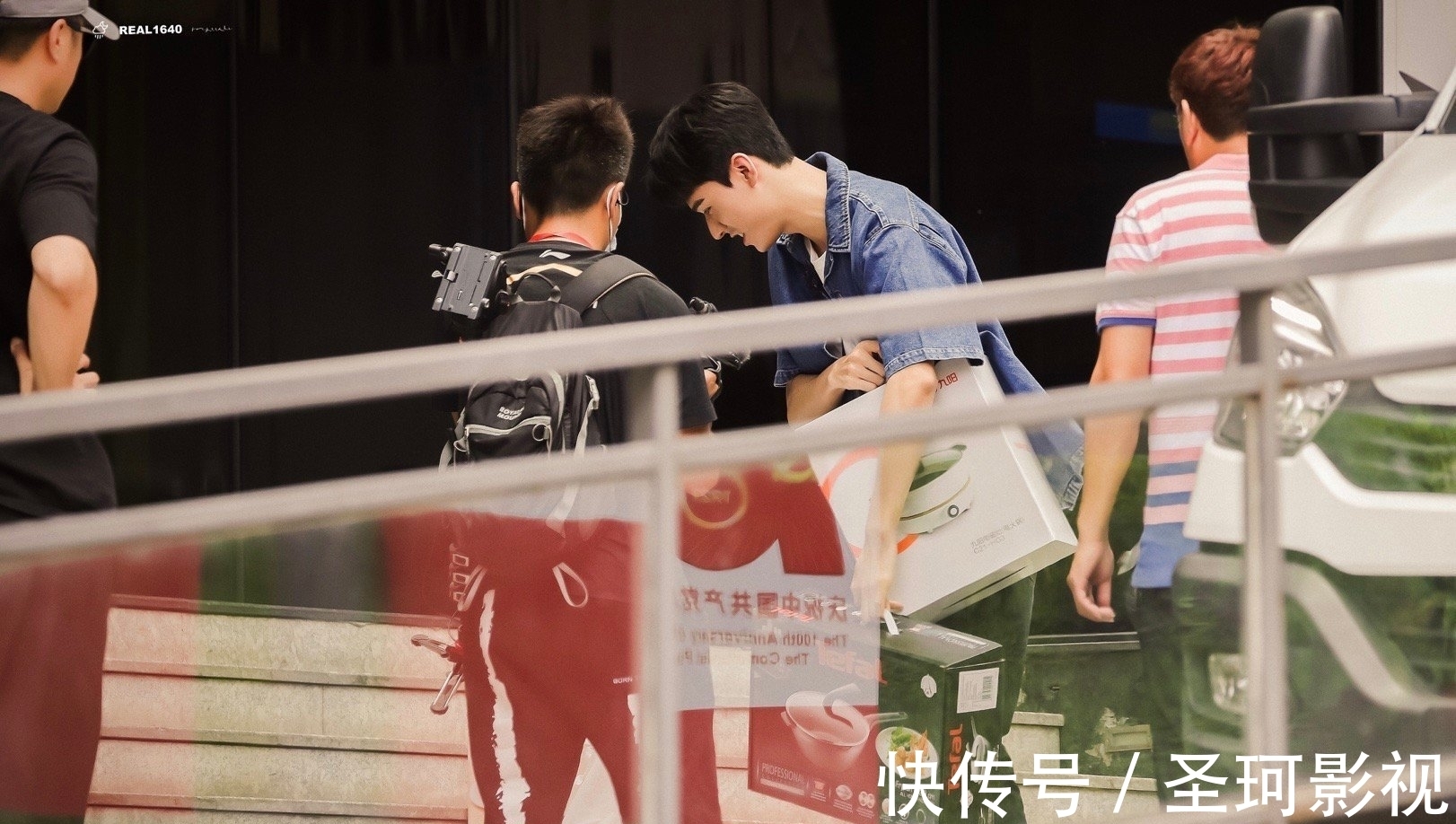 能手|龚俊录节目自己带锅,不愧是勤俭持家小能手,太可爱了!