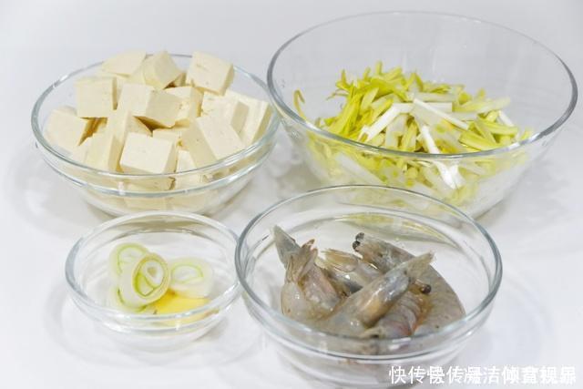 父母都不高,孩子就长不了1米8多亏常吃“它”,个子15岁就1米8