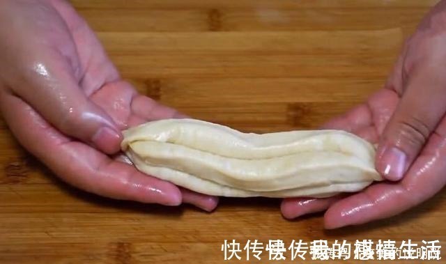 酥脆|炸油条时，一定要加此物，油条个个空心，蓬松酥脆，还好吃