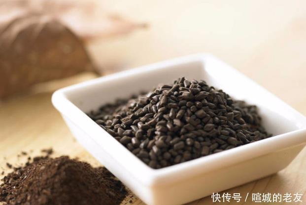 中老年保温杯只泡“枸杞”医生推荐除了枸杞，此物也是不错