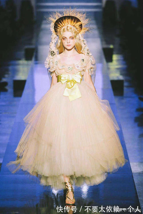 微微一笑@圣母泪妆为什么那么火怜悯众生的高级妆容