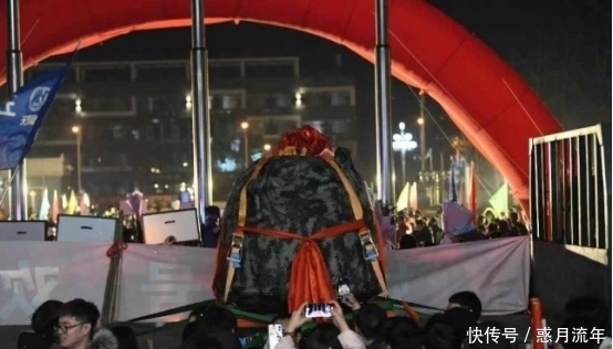 见不得中国好?嫦娥五号成功带回月壤后,西方报道溢出了一股酸味