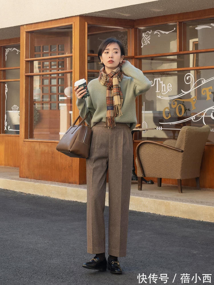 气质 步入中年只会穿“奶奶装”?试试九分裤搭配,轻松塑造气质知性美