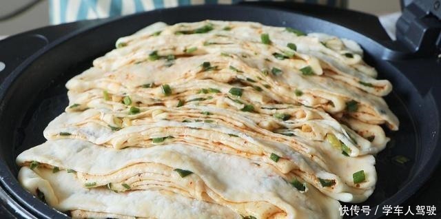 面粉学会这样做,再也不蒸馒头了,酥脆松软又多层,没菜也吃得香