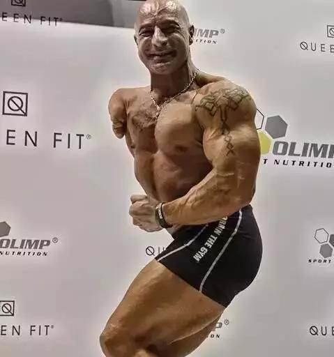 健身|虽然他健身3年体重一斤没涨，我却被深深感动了！