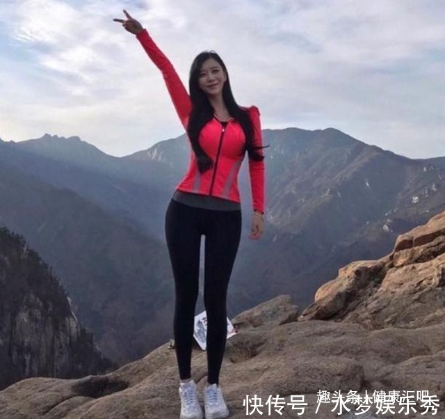 女模|韩国女模被称真人版“海贼王女帝”,看到健身照明白了