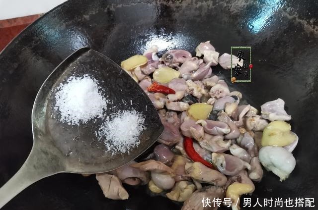 鸡身上最珍贵的部位,一只就一小个,老板留着自己吃,不懂吃可惜