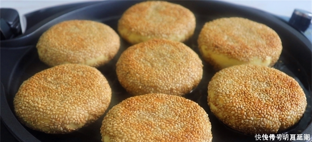 糯米粉换个做法真好吃，外酥里软不粘牙，比油炸糕还简单