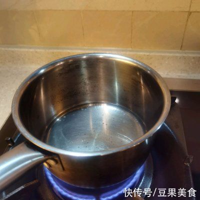 勺油|「鱼小厨：蒸」超简单大菜-蒜蓉粉丝蒸扇贝