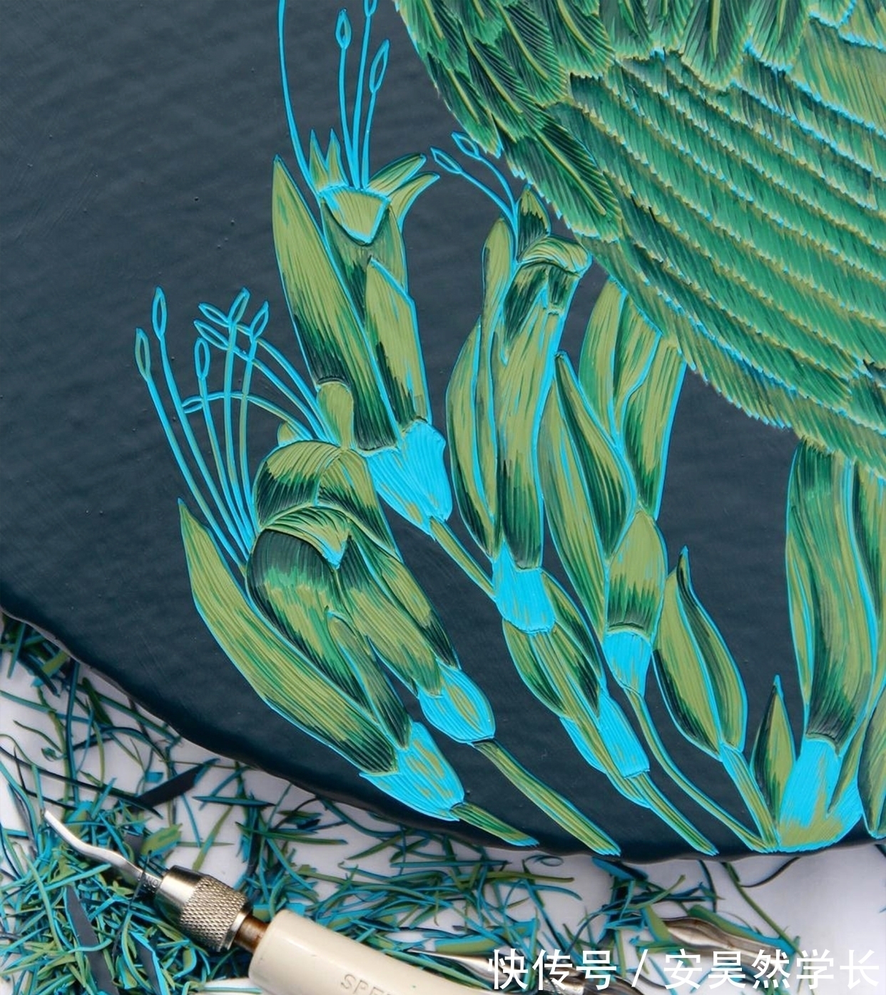 冲浪板@80层颜料之下的故事:时光雕刻者,与刀刃为伴的漆雕艺术家