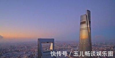 上海市|英国游客来到上海，看到地标“中心大厦”，直言比东方明珠更强