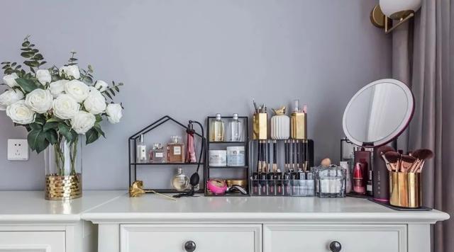 收纳|120平轻奢风三居,充满活力和温馨的婚房设计