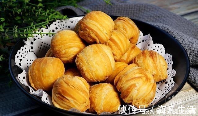 一口酥，做法简单无难度，外酥里软一口一个，越吃越香，太解馋了