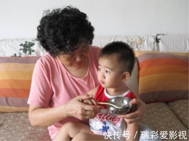 咸菜|别让2岁左右的宝宝吃几样蔬菜,看似疼宝宝,实则是在坑娃