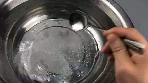 保存豆腐不要放冰箱里 教你简单方法 放一个星期依旧新鲜嫩滑 粉紫色