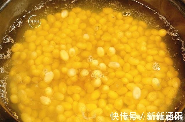 打豆浆时,泡好的黄豆直接打成浆就错了!教你一招,豆浆更香更浓