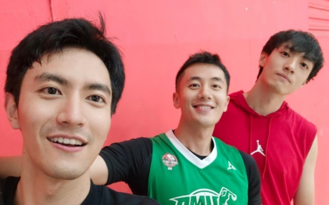 关注|CP早就落实,看到男方微博关注的第一个女生是谁,原来都猜错了