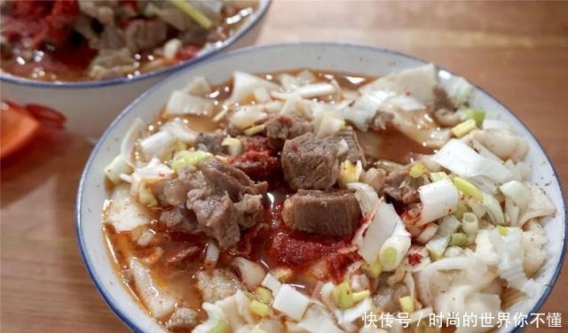 24年街边小店,一碗面70元,还没到饭点就座无虚席……!