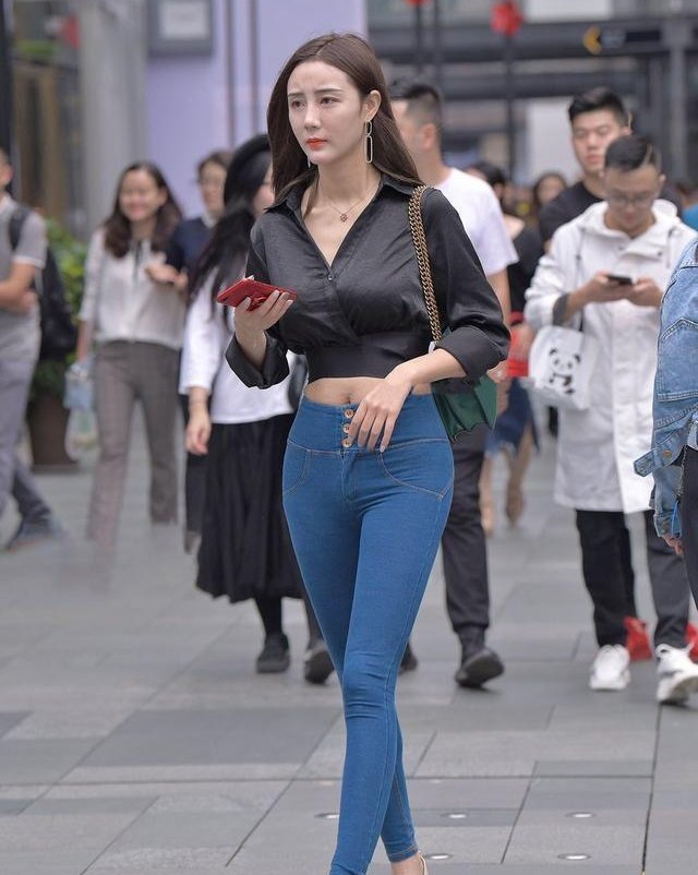 瑜伽裤尽显甜美风格，带来美丽气质，活力十足