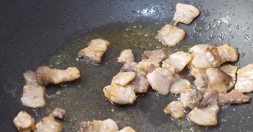 玉米淀粉|干锅土豆片很多人都做错，教你一个技巧，出锅太香了，美味又下饭