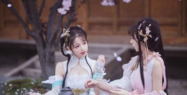 王奕萌|王奕萌Cos逆水寒OL翻车,手臂粗壮下巴明显,被调侃 “出肉装”