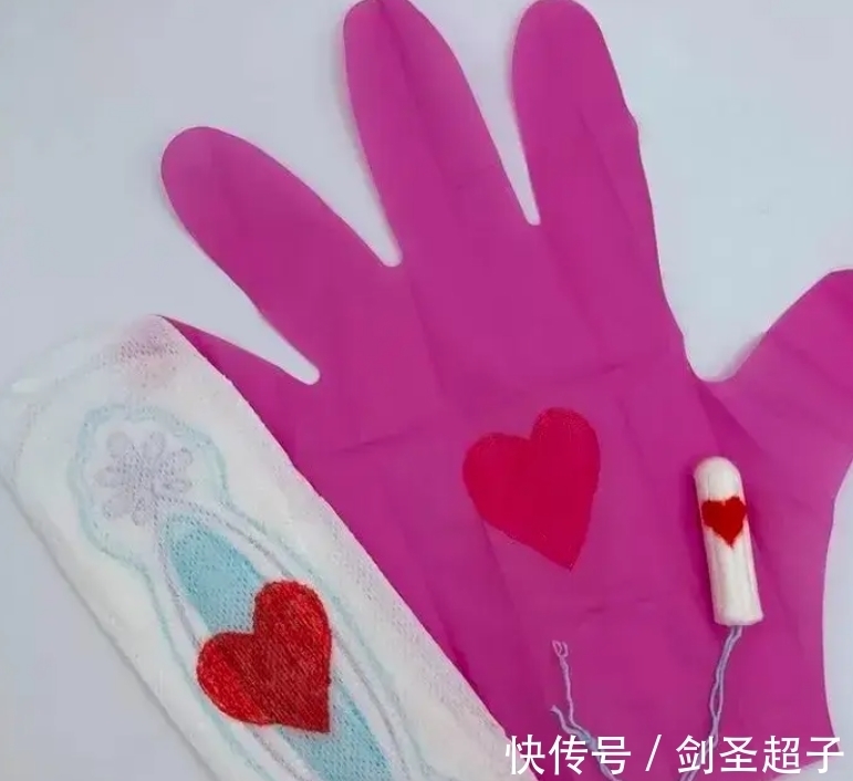 手套|德国两男子发明“月经手套”，称能解决女性的尴尬，被网友怒骂