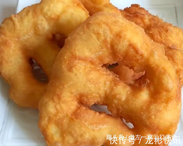 我家面粉从不蒸馒头，加1个鸡蛋，筷子一搅，出锅给肉不换，真香