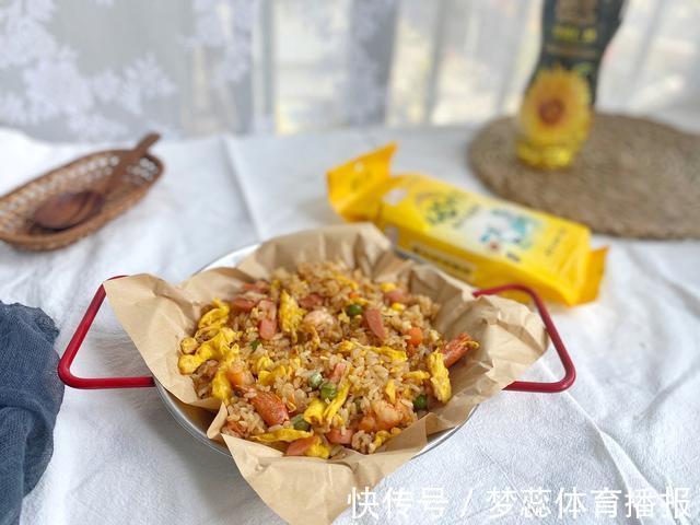 黄豆酱|好吃的炒饭有着不可告人的做法，五分钟就能炒出粒粒分明的蛋炒饭