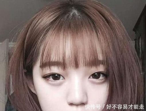 女生|女生“黑头”反反复复?睡前若能坚持3习惯,“草莓鼻”再也与你无缘!